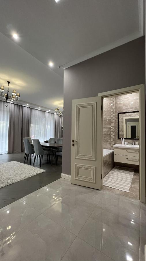 Hotel Manica Esentai City อัลมาตี ภายนอก รูปภาพ